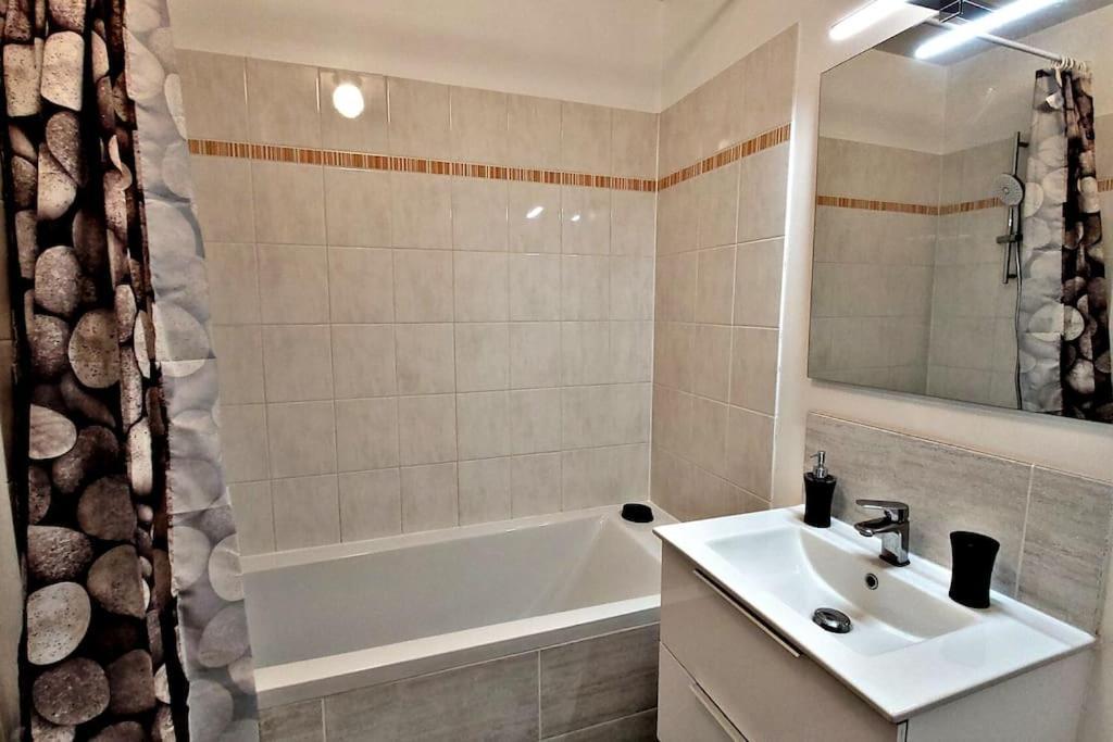 Logement Entier : Appartement Montévrain Exterior foto